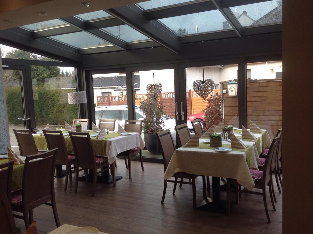 Hotel Restaurant Haus Odendahl Cologne Exterior photo
